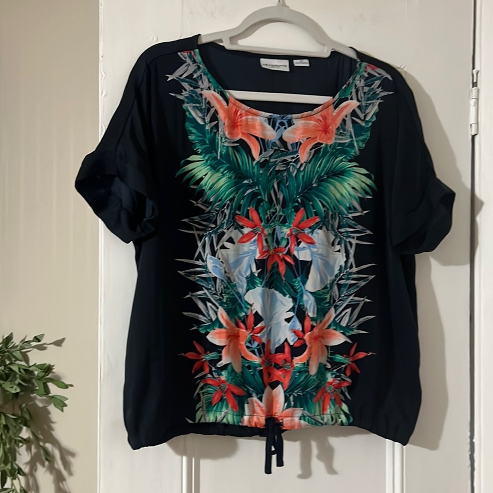 Woman’s Liz Claiborne Top